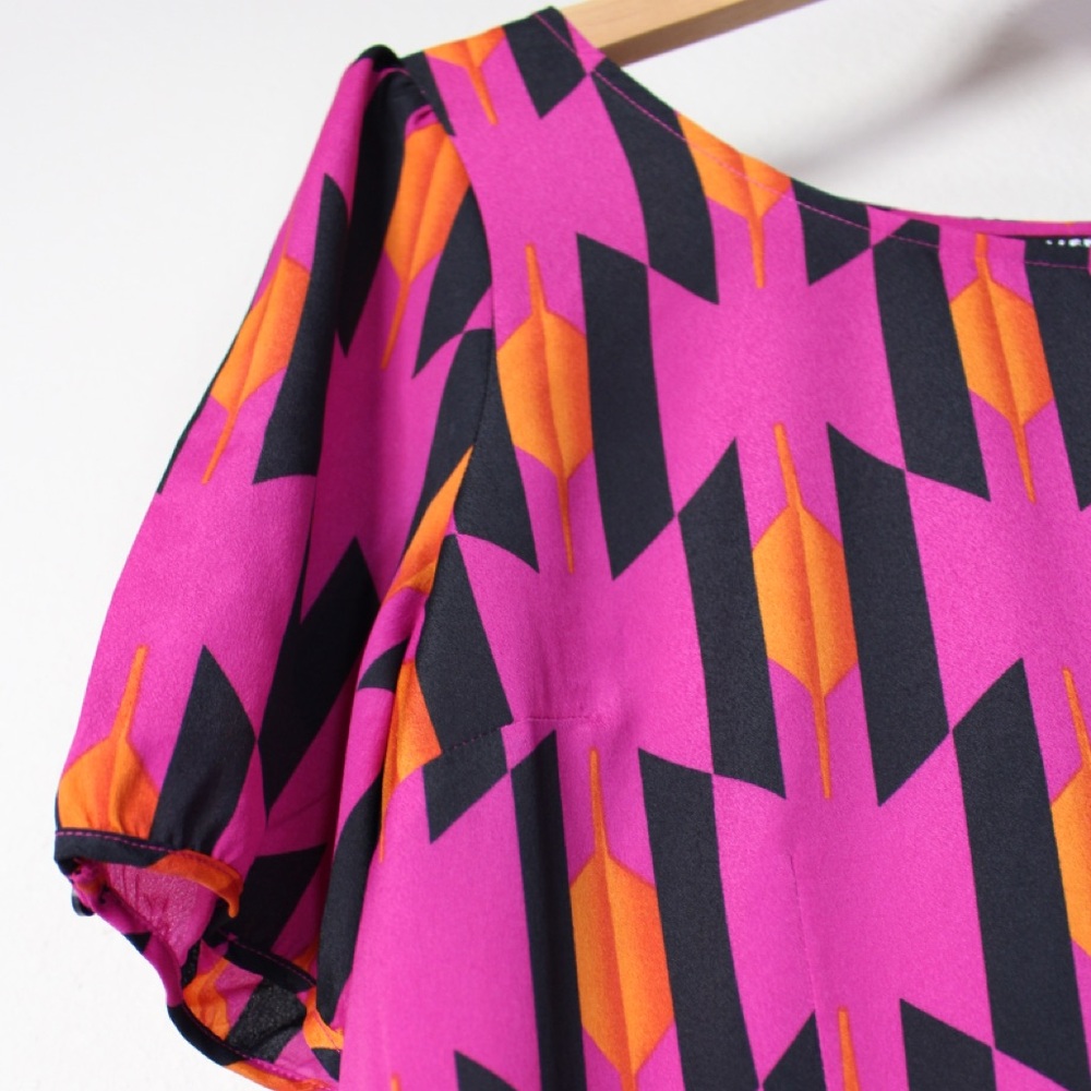 Bold Geometric Allen B. by Allen Schwartz Short Sleeved Cut Out Back Dress - Picture 2 of 14